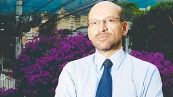 Mauricio Rodriguez cambia embajada en UK por oficina en Palacio.