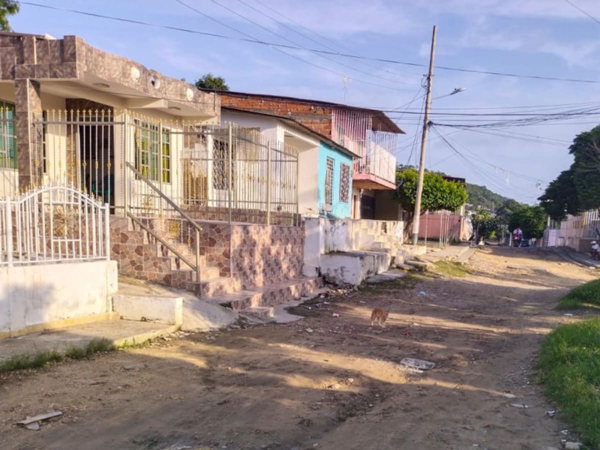 En La María piden presencia del Dadis tras muerte de niña por dengue