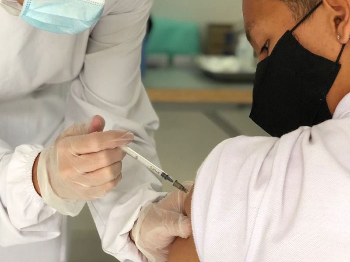 En Armenia sigue la escasez de vacunas contra COVID-19