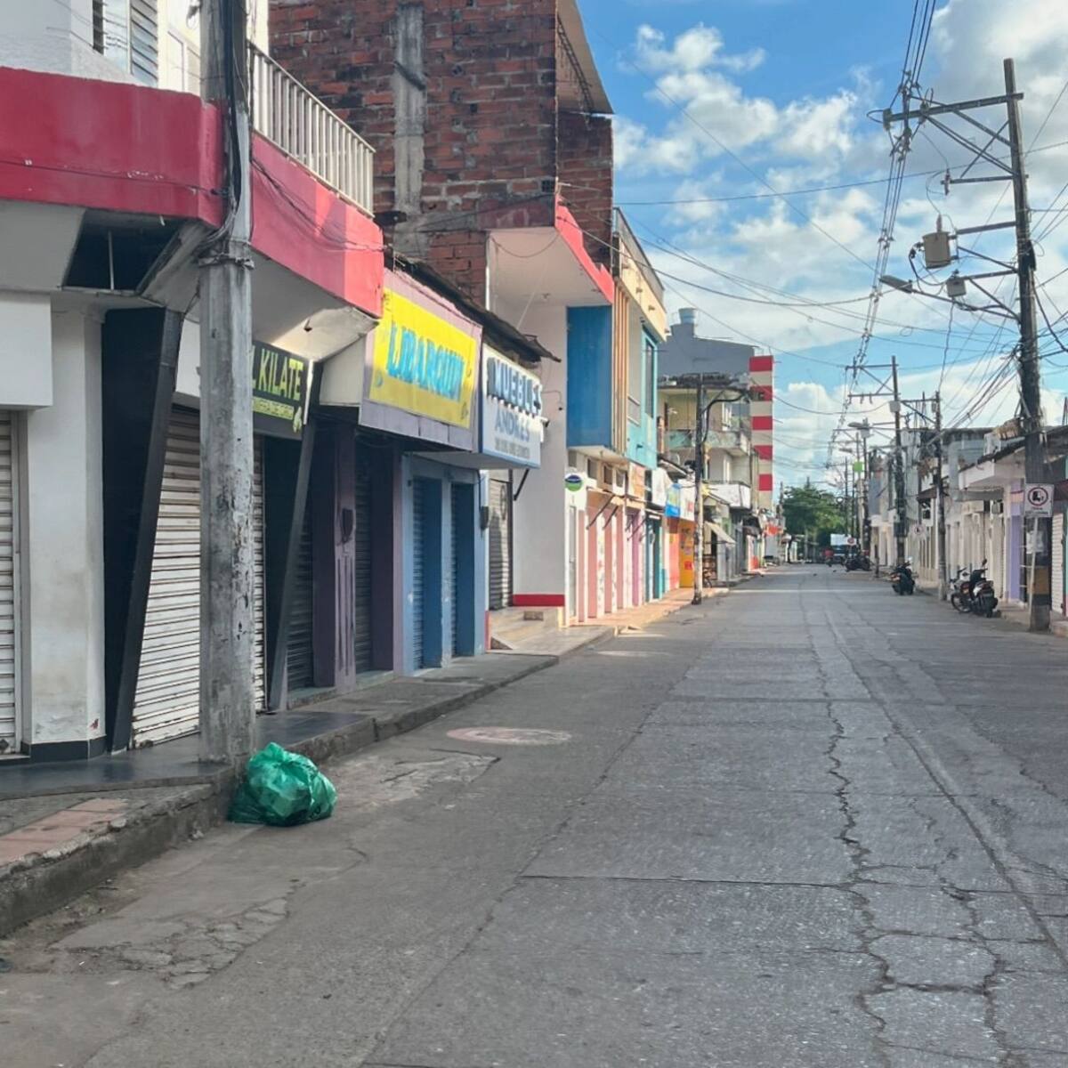 Caucasia decretó toque de queda para menores de edad y prohibición de parrillero hombre