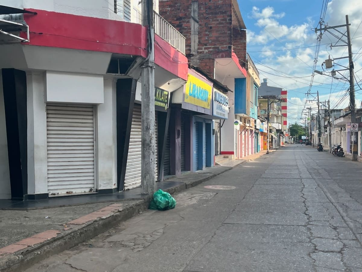 Caucasia decretó toque de queda para menores de edad y prohibición de parrillero hombre