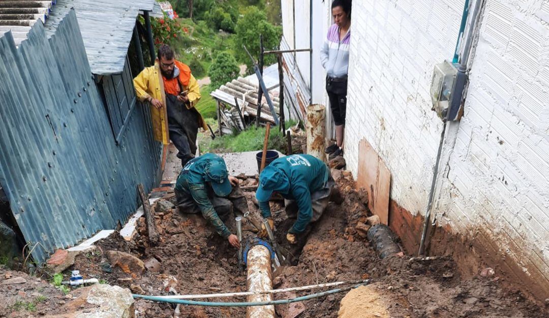 Deslizamiento provocó ruptura de un tubo del Acueducto en Ciudad Bolívar