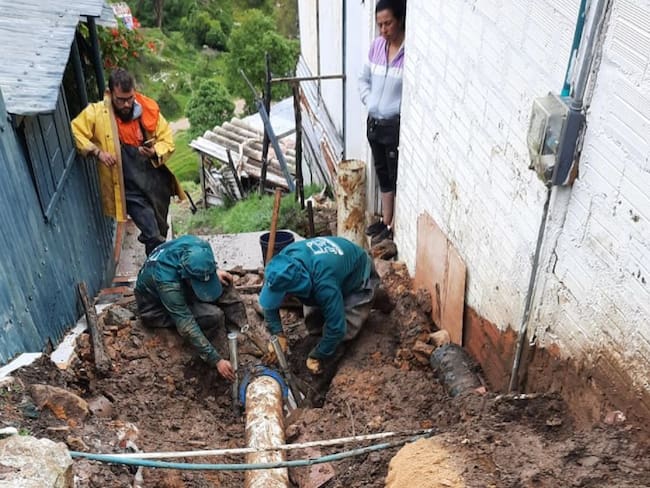 Deslizamiento provocó ruptura de un tubo del Acueducto en Ciudad Bolívar