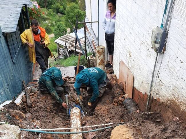 Deslizamiento provocó ruptura de un tubo del Acueducto en Ciudad Bolívar