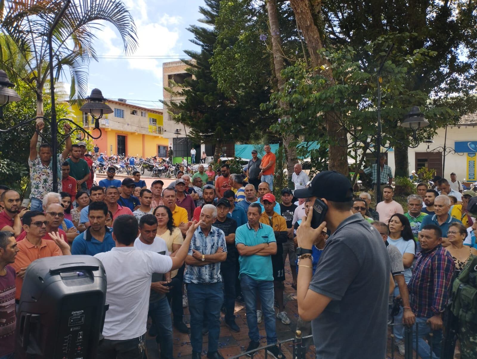 Comunidad en Convención exige la liberación de funcionaria de la Registraduría - Foto: Cortesía.
