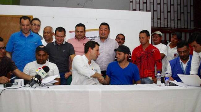 Viceministro de agricultura con campesinos del Catatumbo