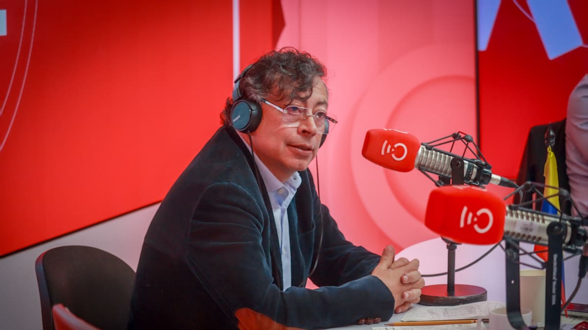 Así reaccionaron congresistas a la entrevista de Gustavo Petro en 6AM W con Julio Sánchez Cristo