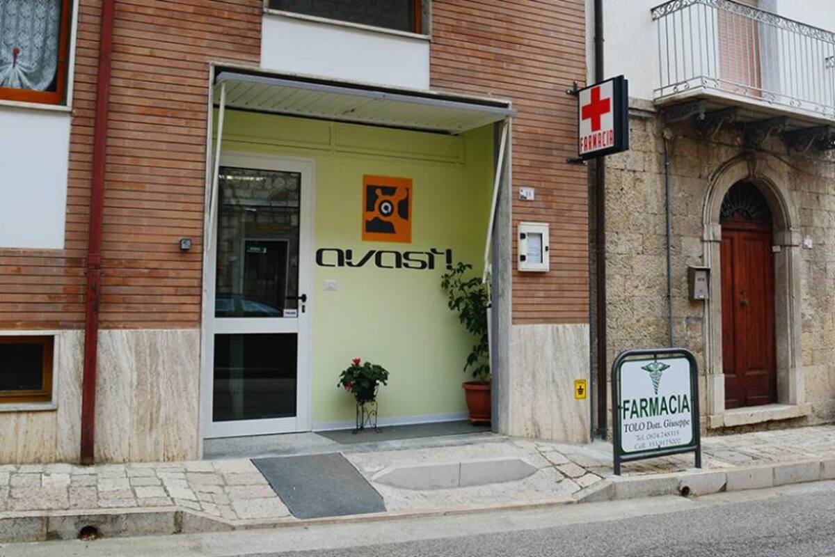 Si algún habitante es atacado por un virus, solo tiene que asistir al centro médico de Avast.