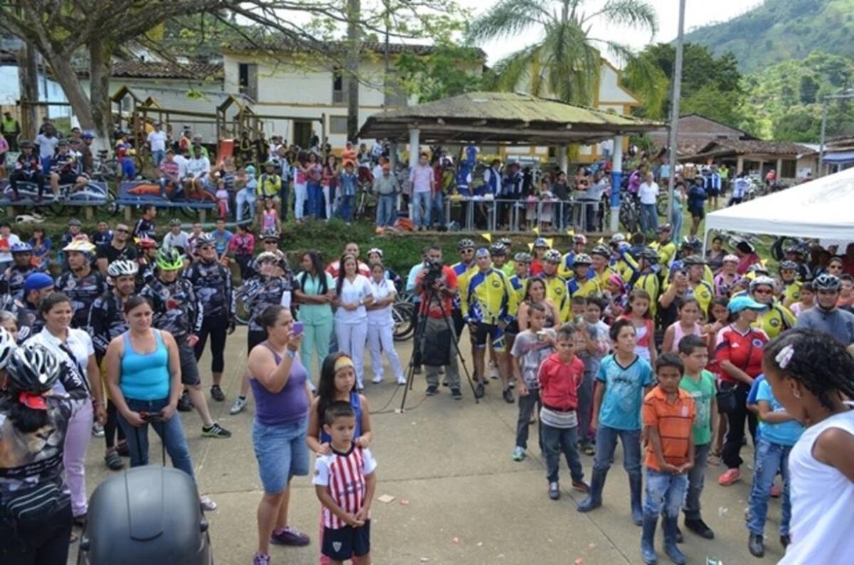 Ciclopaseo en el Valle contra el reclutamiento de menores.