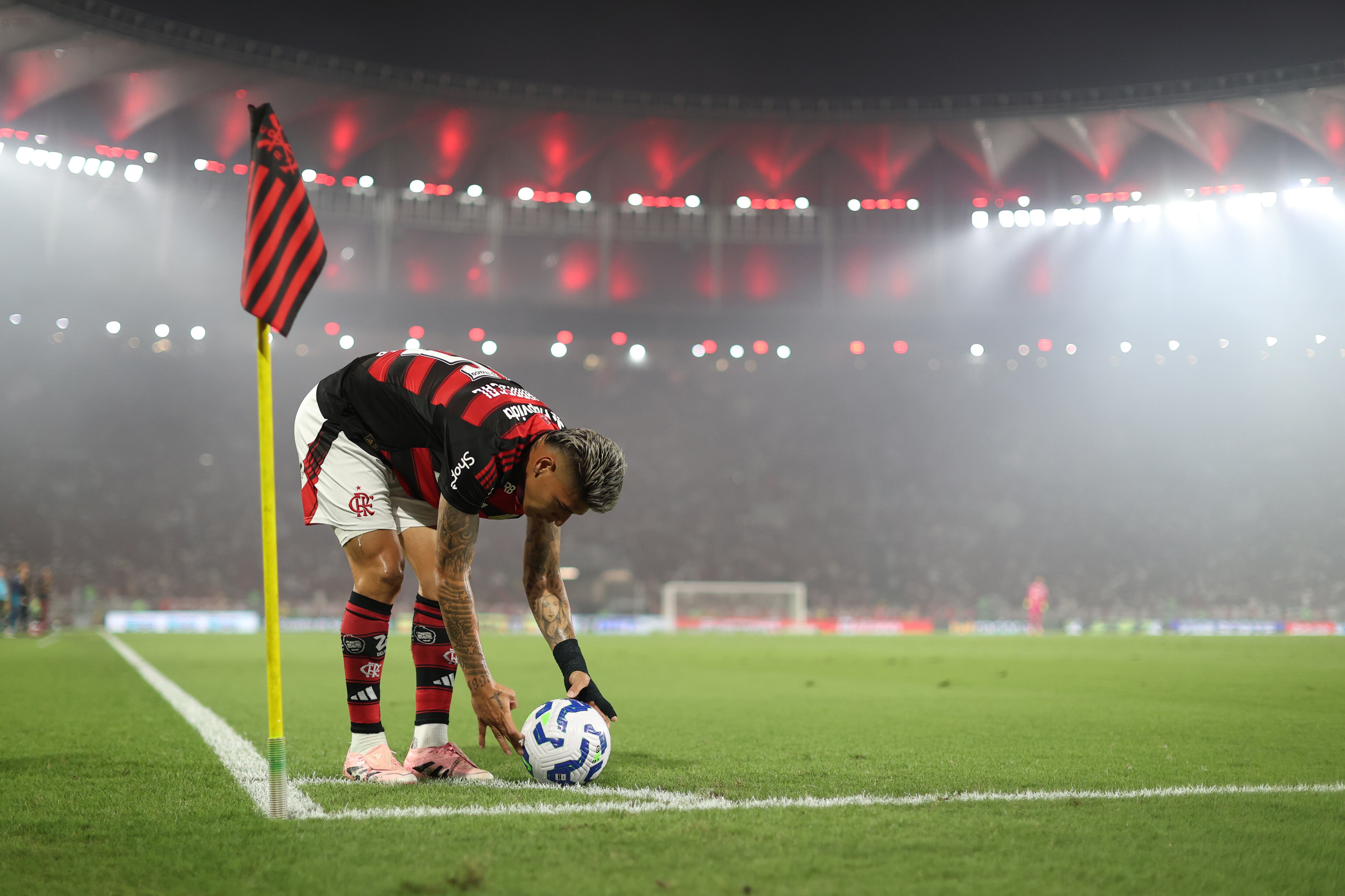 Jorge Carrascal, volante colombiano del Flamengo. (Photo by Lucas Figueiredo/Getty Images)