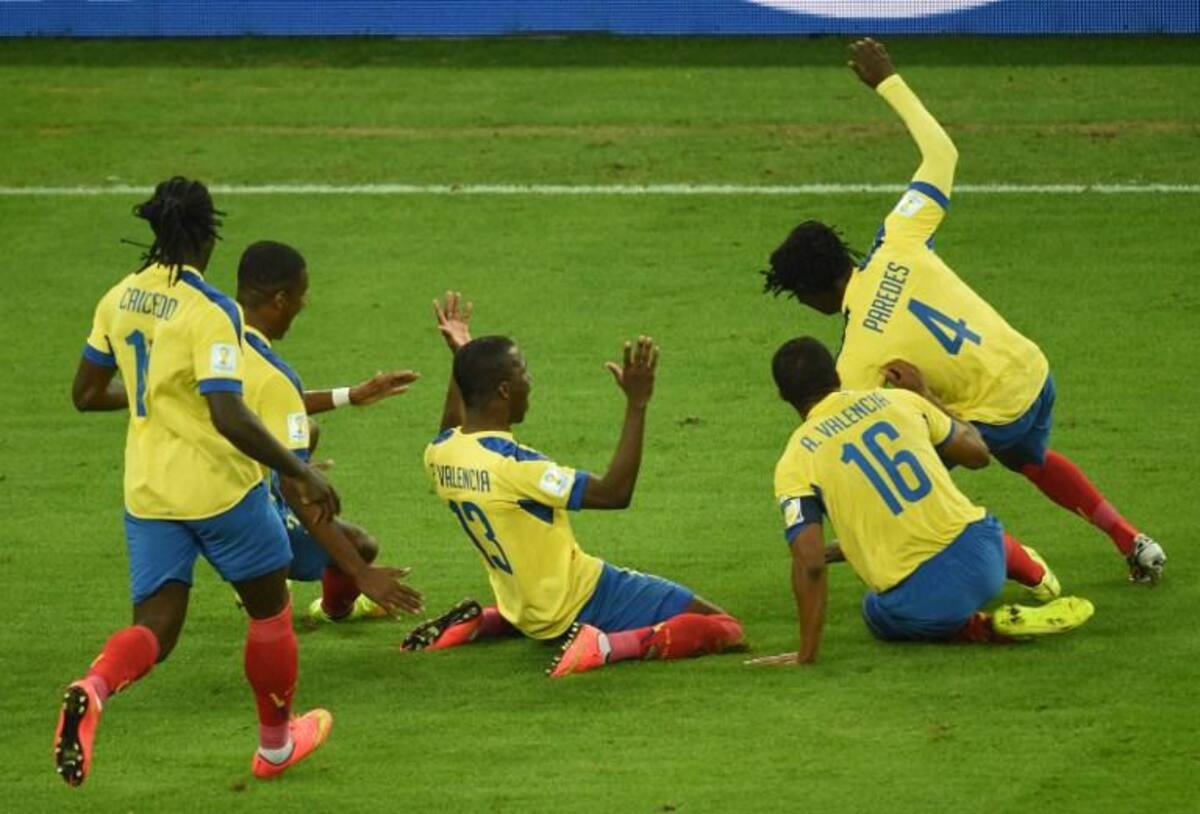 Los goles ecuatorianos los anotaron Enner Valencia (2) y Carlo Costly anotó para los "catrachos".