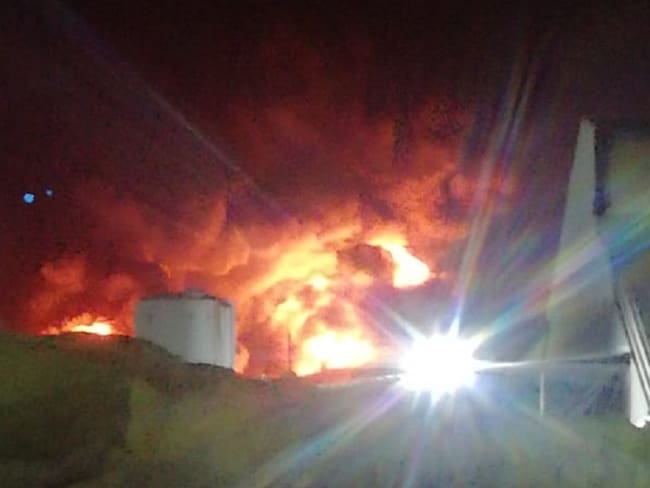 Solo daños materiales deja incendio en bodega de empresa en Barranquilla