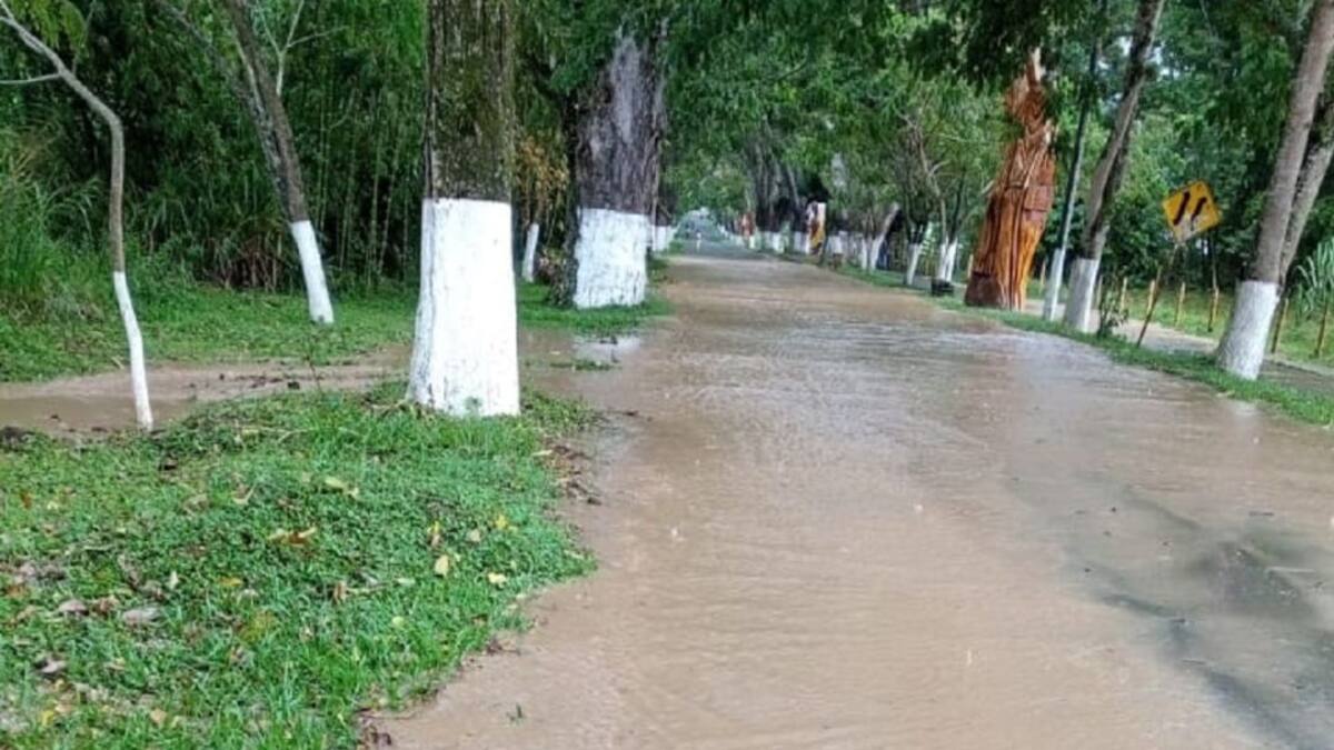 Se registró inundación a la entrada del municpio de Viterbo, Caldas