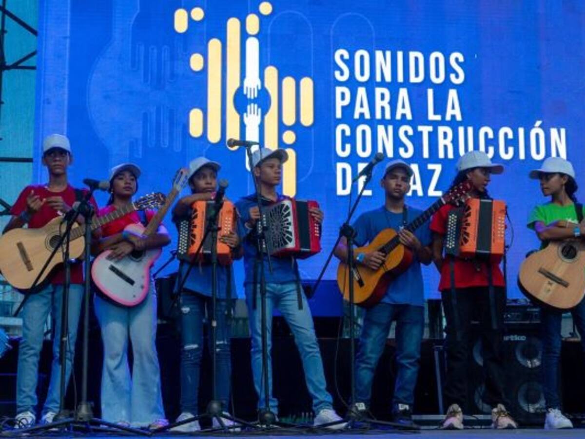 ¿Qué paso con los retrasos en pagos del programa "Sonidos para la Construcción de la Paz"?