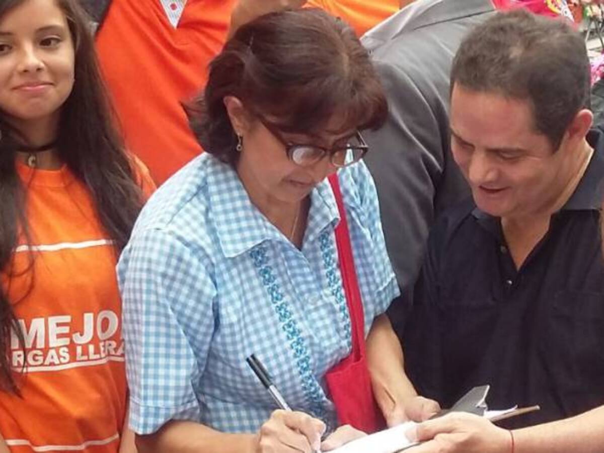 "400 mil colombianos nos han dado su resplado" Vargas Lleras