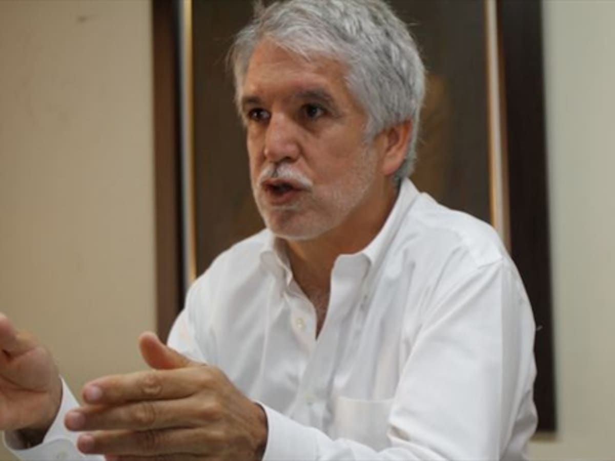 Hace años hay vivienda popular junto a estrato 6 en Bogotá: Peñalosa