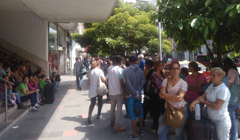 Venezolanos en casa de giros