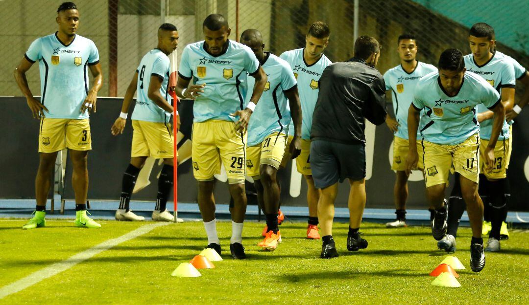 Águilas Doradas confirma 18 casos de COVID-19 y pide aplazamiento