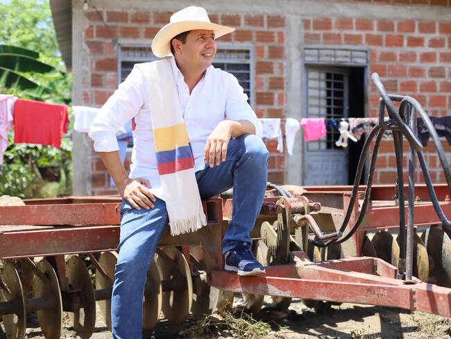 Cuéllar Medina, con más de 25 años de experiencia laboral en el sector público y privado, afirmó además que viene trabajando en la construcción y estructuración de su programa de gobierno.