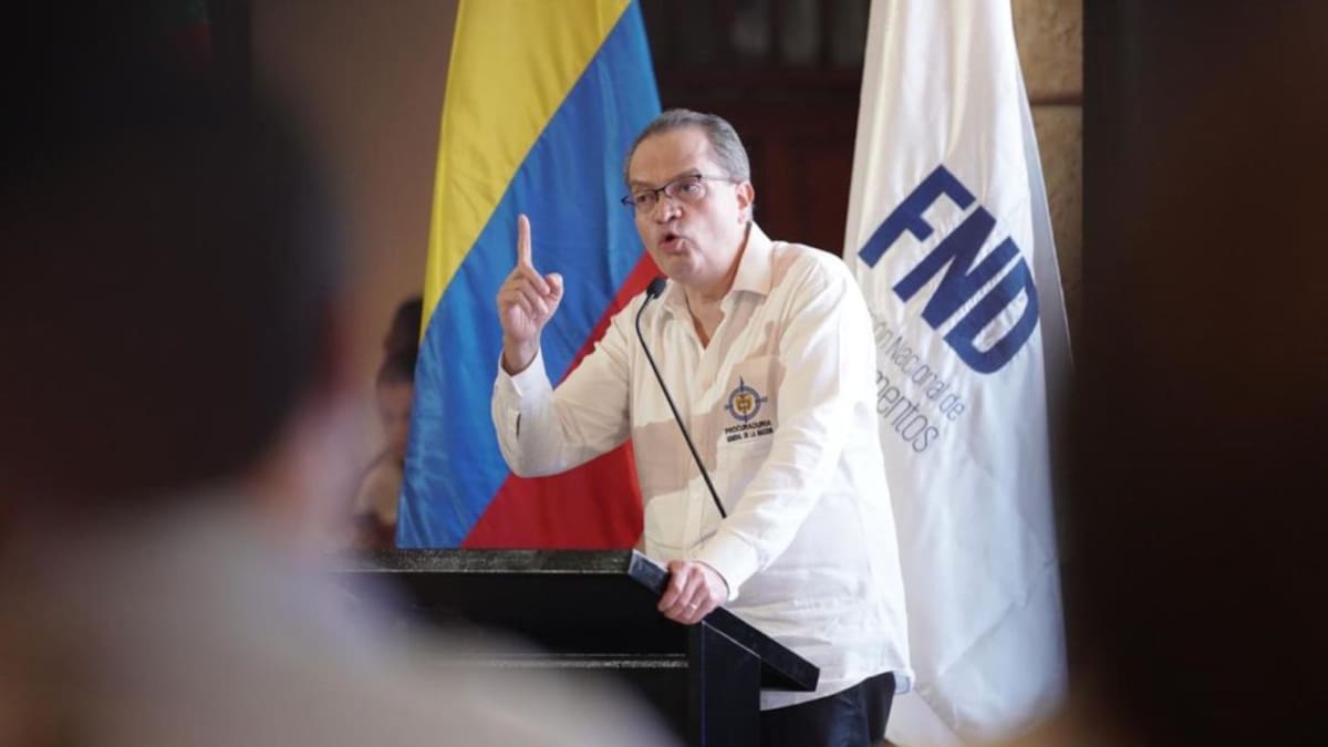 Procurador Fernando Carrillo pide urgencia en medidas contra los incendios