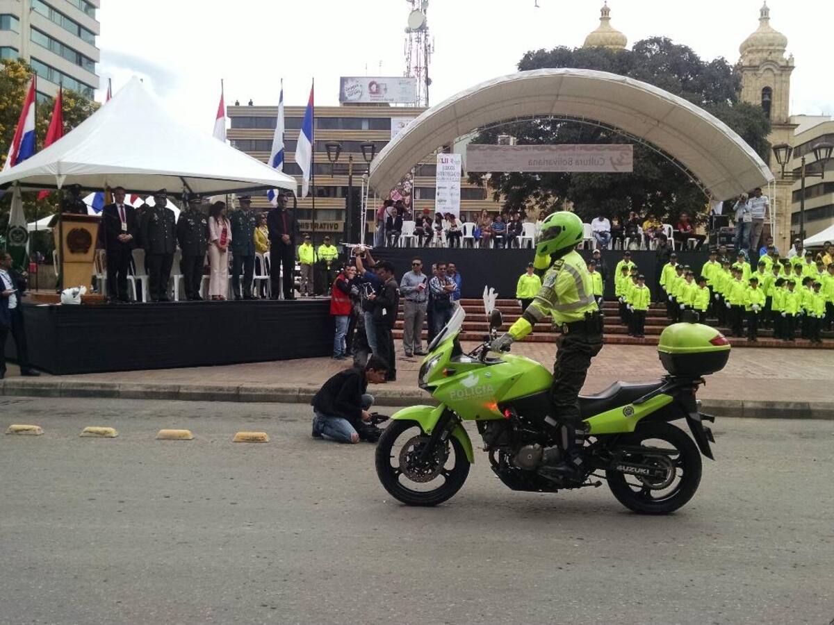 Para conmemorar el 20 de julio en el municipio se realizó un desfile militar.