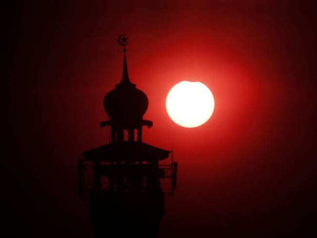 Espectaculares fotos del único eclipse solar del año
