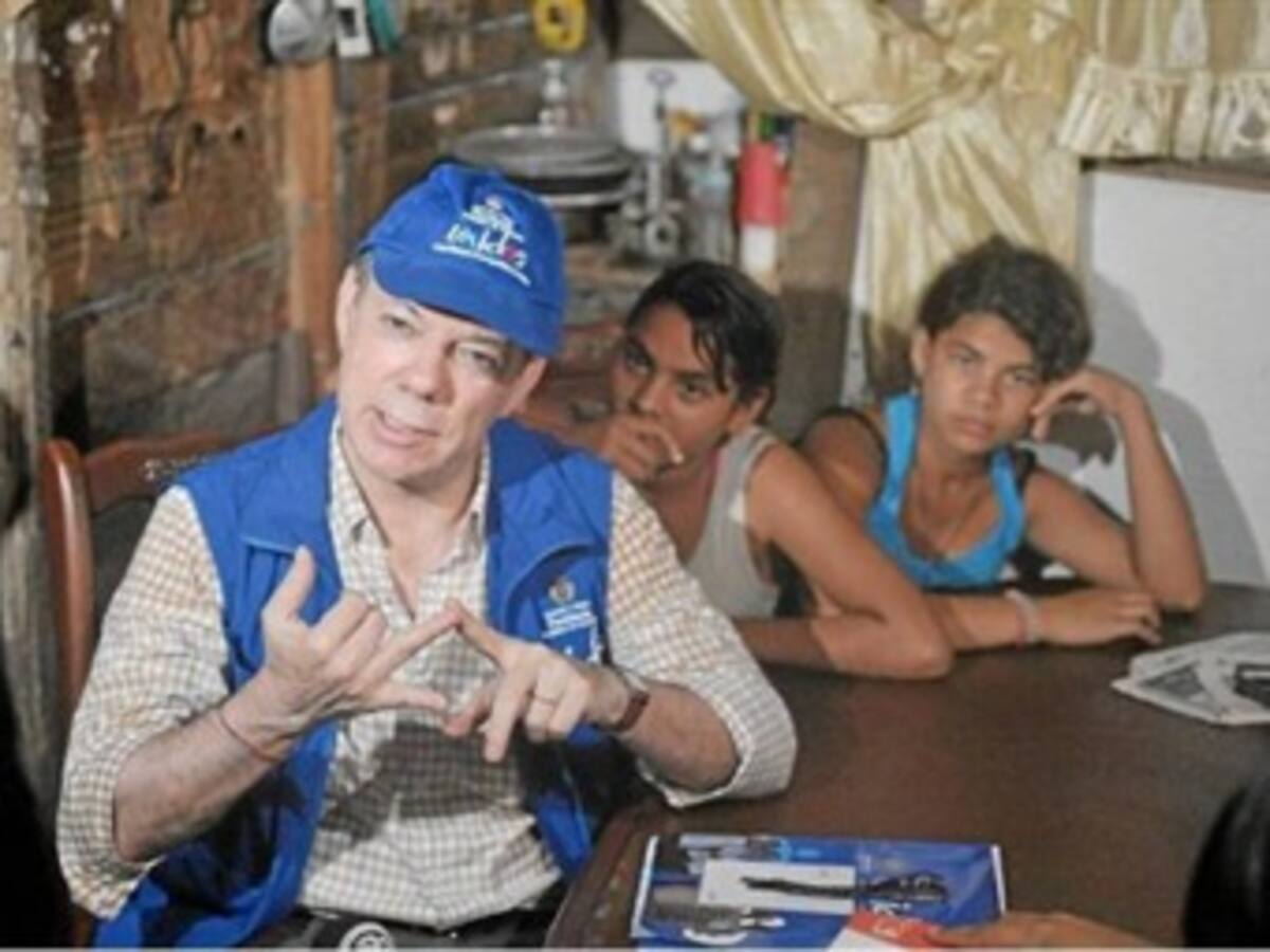 Santos afirma que en tres años ha hecho más por los pobres que Uribe