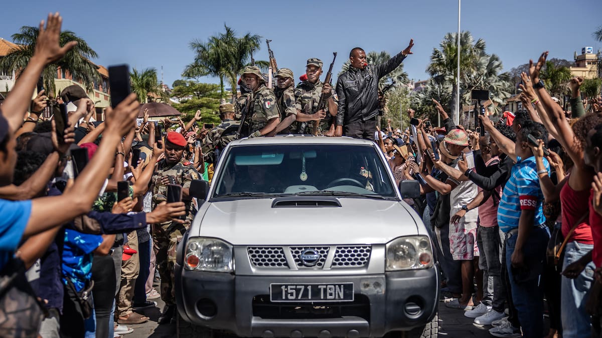 Protestas organizadas por la Generación Z en Madagascar obligan al presidente a huir del país