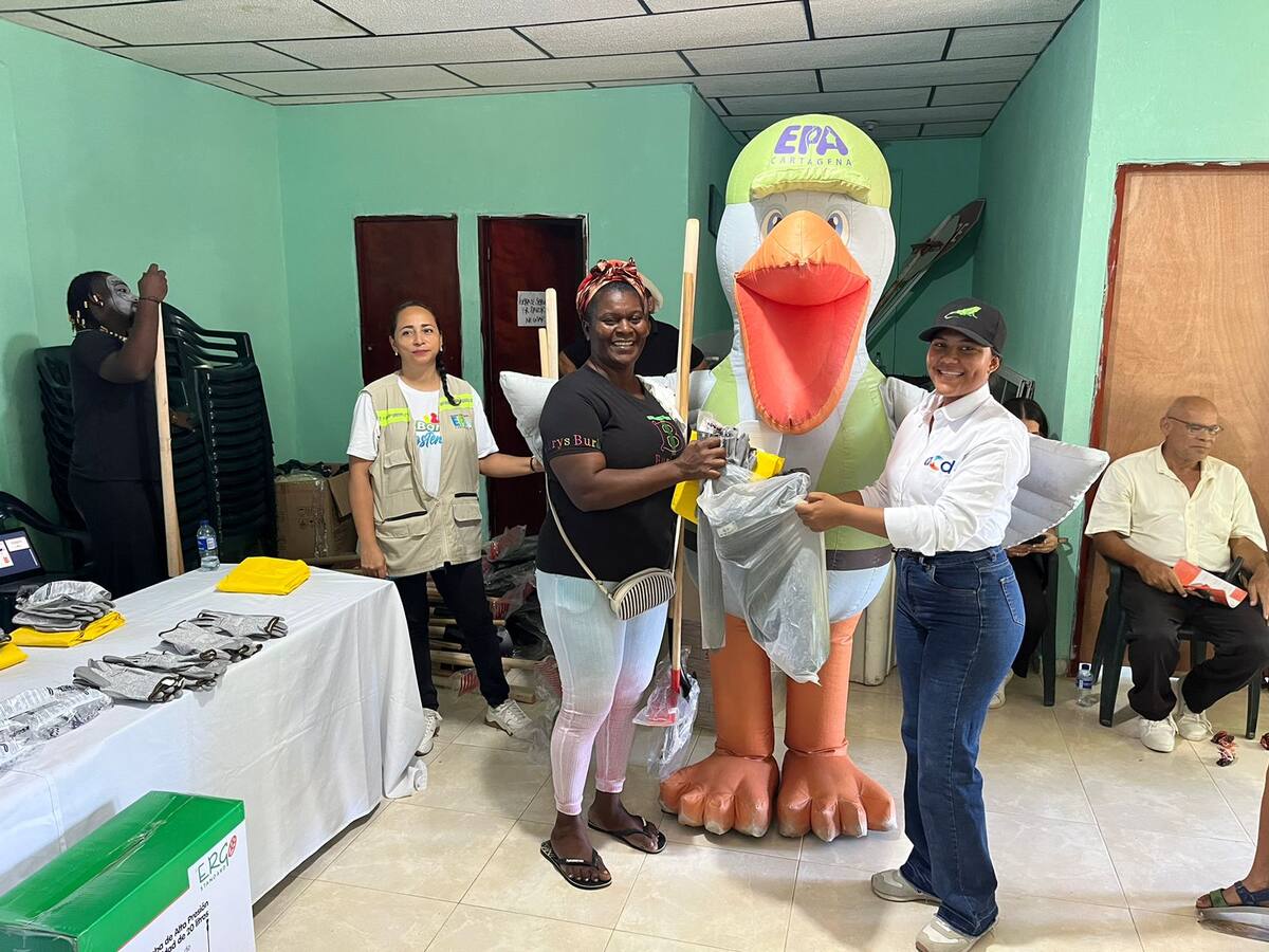 Guardianes cuidan caños en el barrio Boston de Cartagena
