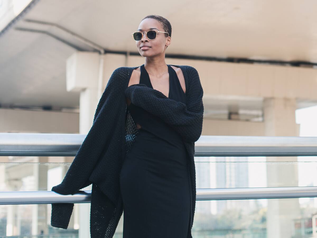 ¿Le gusta el color negro? Esto dice de su personalidad, según IA y psicología del color