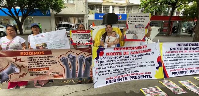 Docentes de Sardinata protestan por el derecho al trabajo.