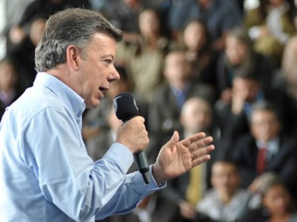 Presidente Santos felicitó al pesista Óscar Figueroa por la medalla de plata que obtuvo en los Olímpicos