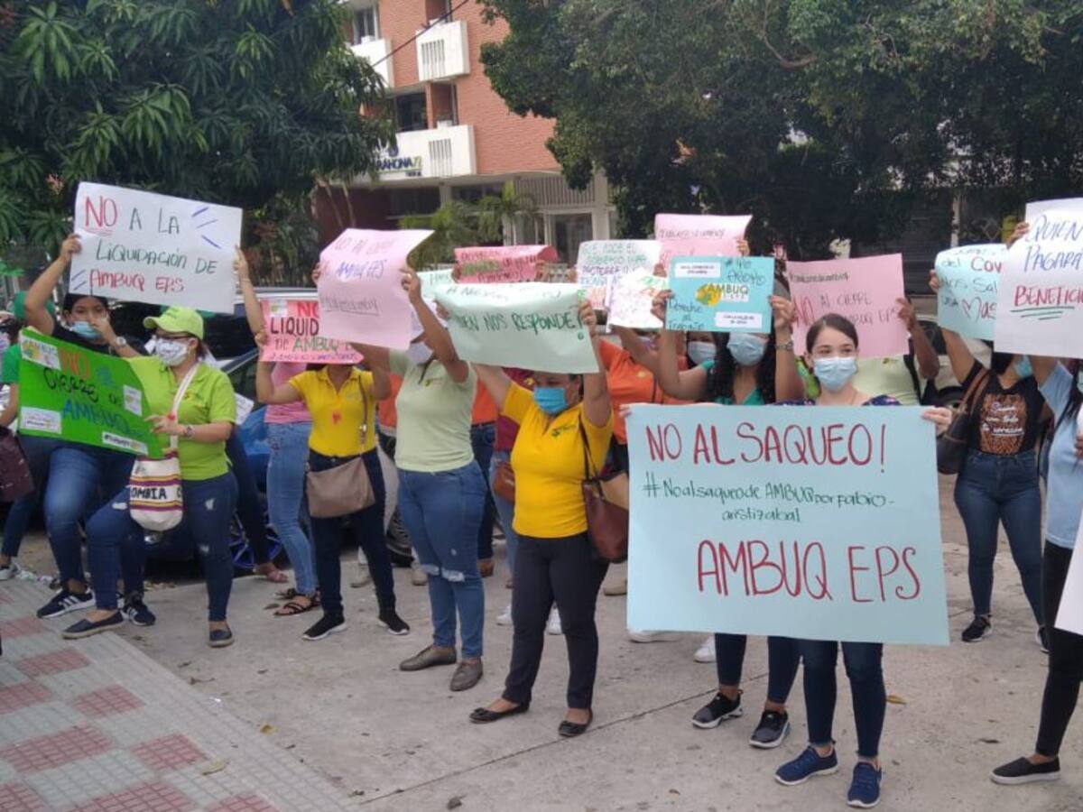 Protestan usuarios de AMBUQ en Barranquilla porque bajaron tacos de energía
