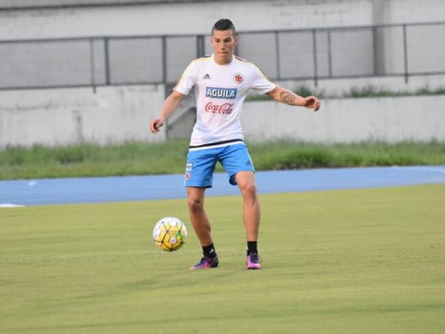 Matheus Uribe confirma lesión en la espalda y será baja en juegos de Eliminatorias