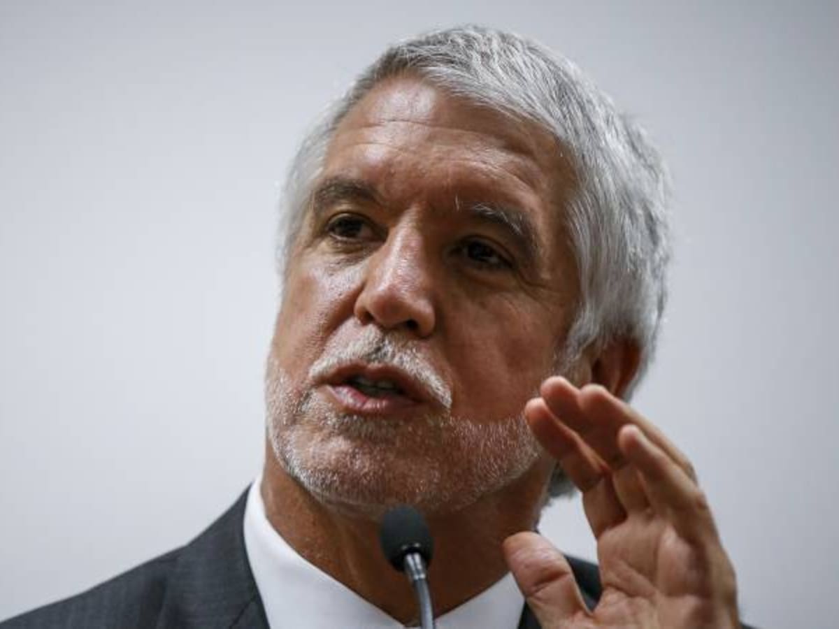 Víctimas tendrán más cupos en educación superior en Bogotá: Peñalosa