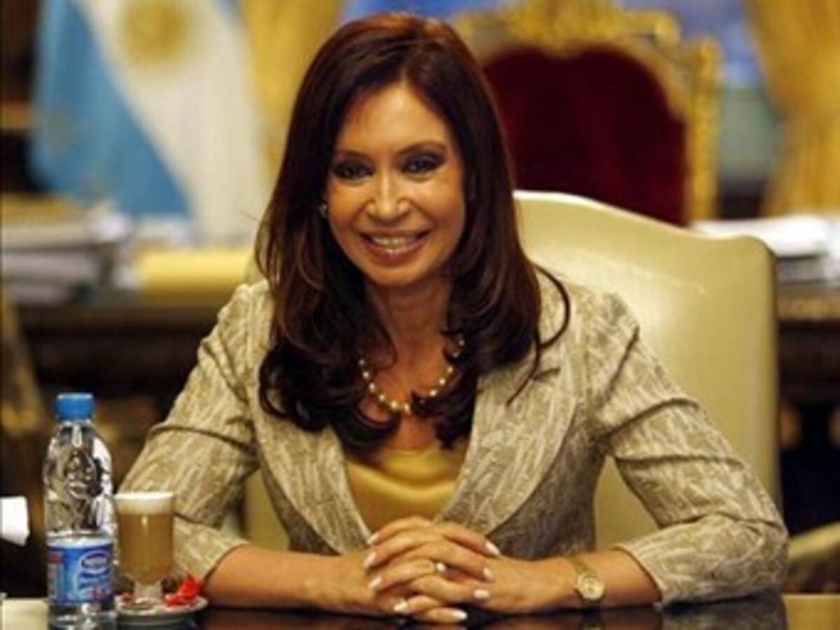 Presidenta argentina agradece apoyo de colegas al enterarse que padece cáncer