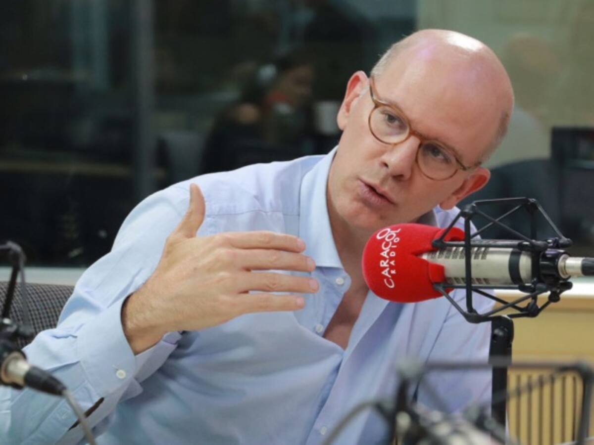 Duque tiene la posibilidad de encarnar un nuevo liderazgo: A. Santos