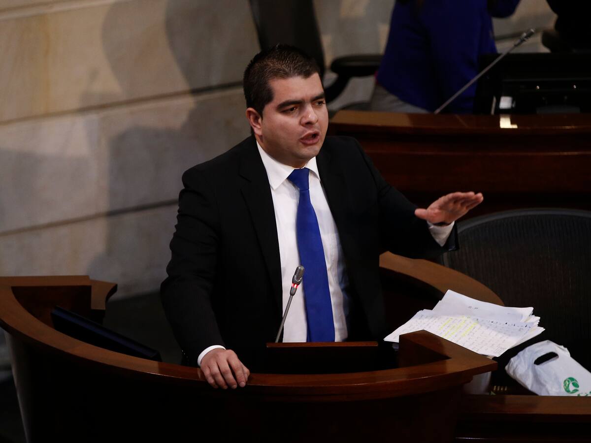 Suspendieron audiencia de acusación del exsenador Julián Bedoya tras solicitud de la defensa