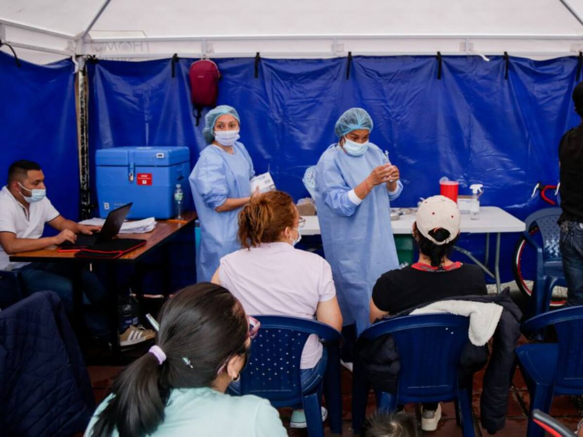 Se abre jornada de vacunación contra COVID-19 para migrantes en Bogotá