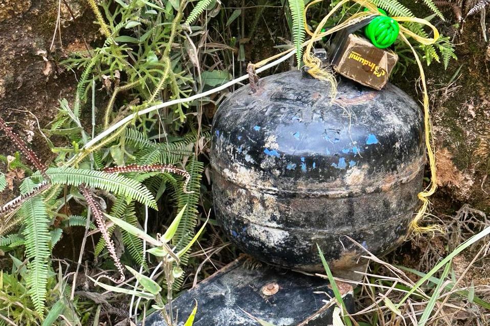 Ejército Nacional destruyó tres artefactos explosivos sobre una vía en el sur de Bolívar