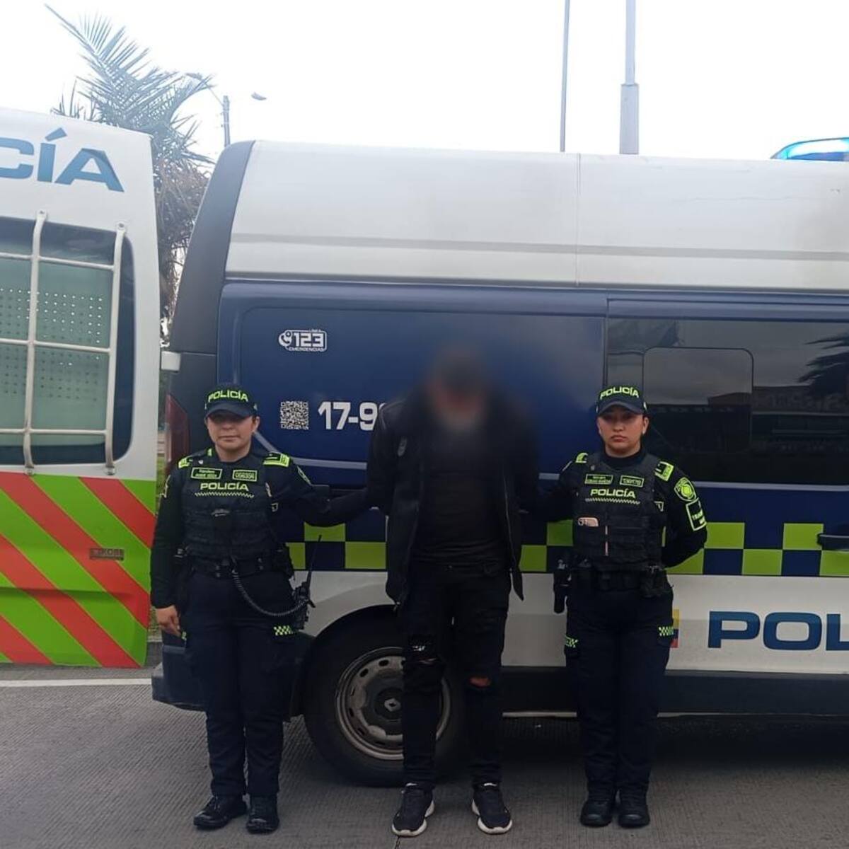 Capturaron a delincuente que robaba celulares en TransMilenio bajo la modalidad de cosquilleo