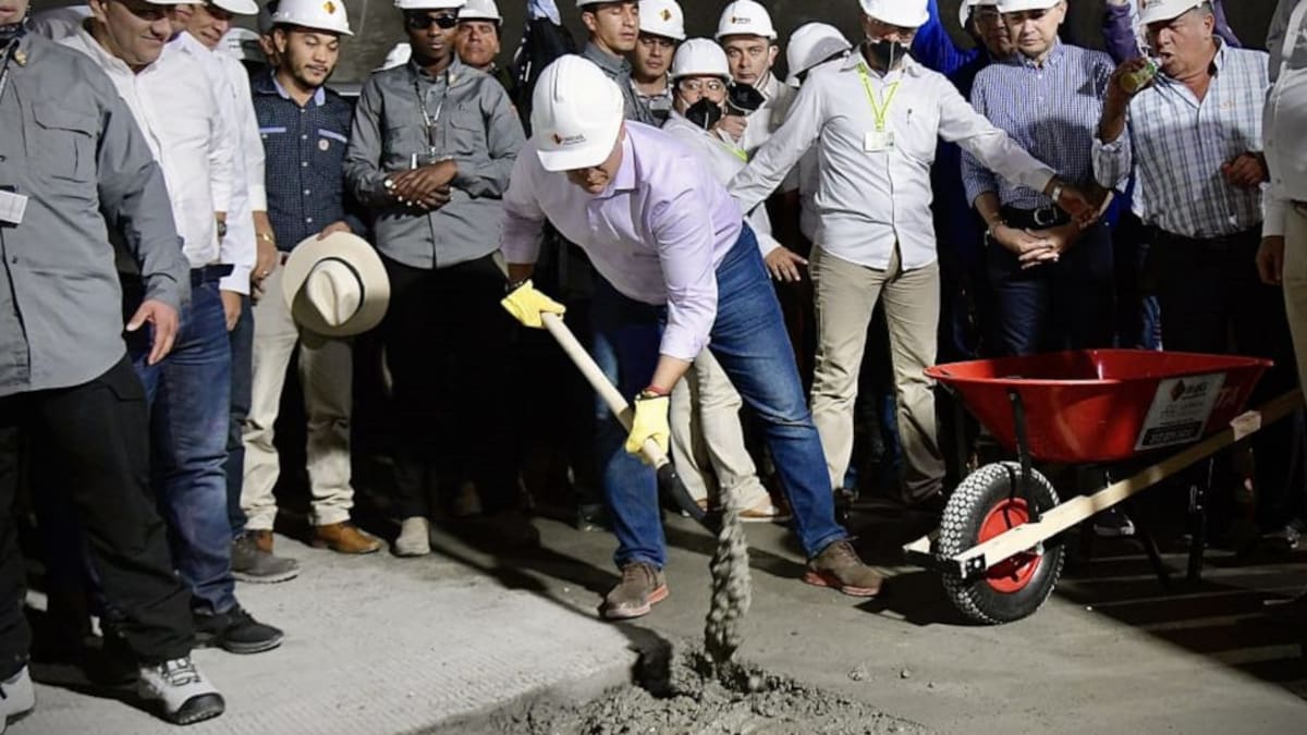 Concluyó la obra civil del túnel de la Línea: Presidente Iván Duque