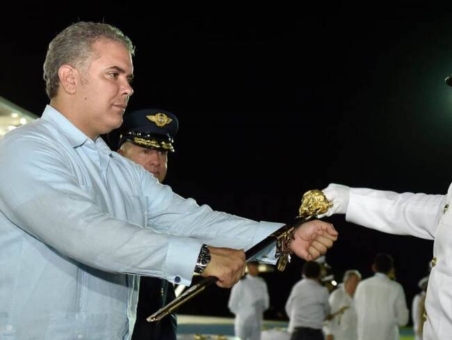Universidad del Mar entrega 64 nuevos oficiales navales en Cartagena
