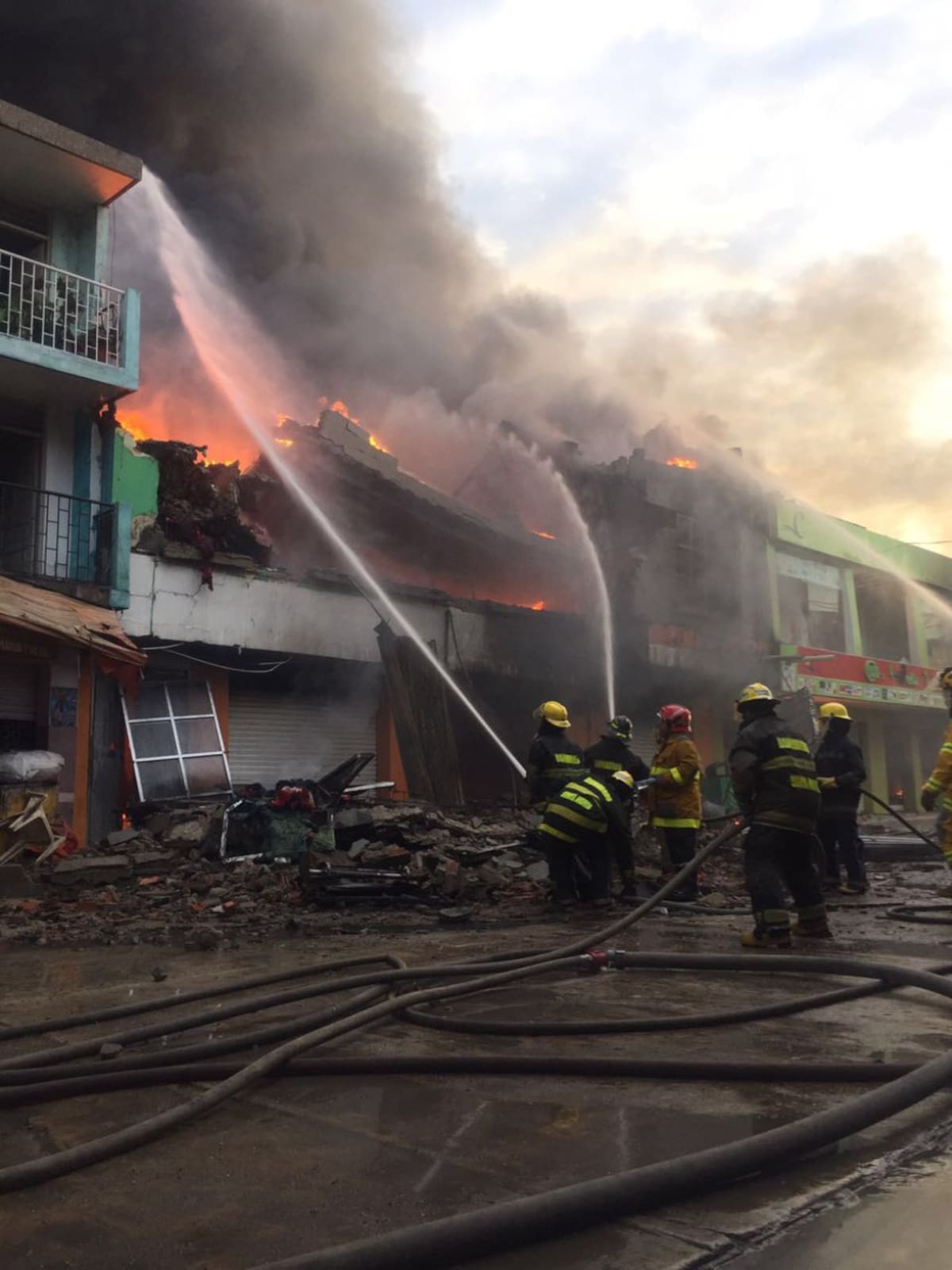 Las autoridades establecen que la causa pudo haber sido un corto circuito ocurrido en una bodega de plásticos.