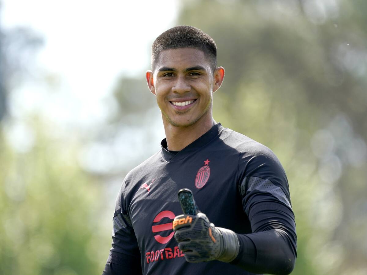 Devis Vásquez sale del Milan hacia un equipo de Inglaterra