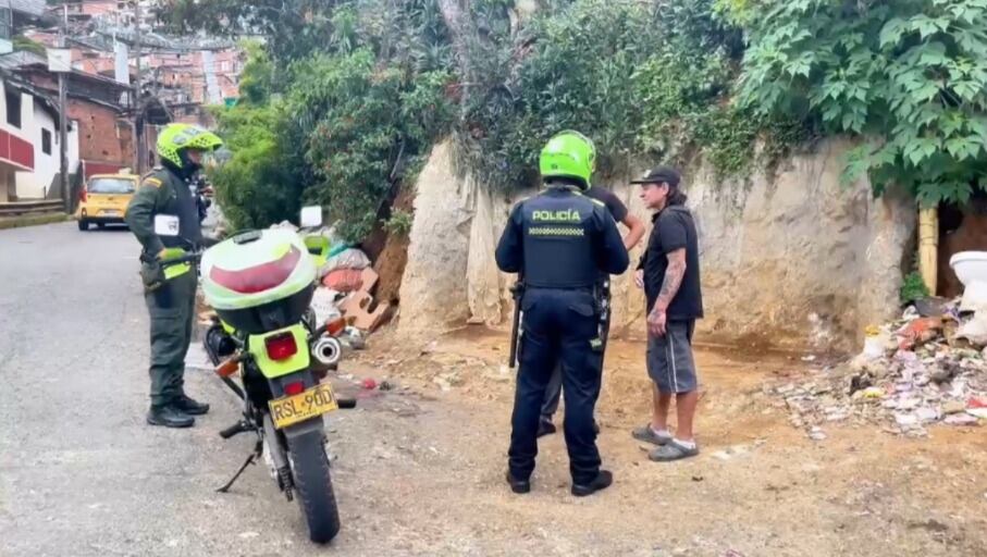Podrían ponerle una multa por no sacar la basura a la hora adecuada. Cortesía: Alcaldía de Medellín.