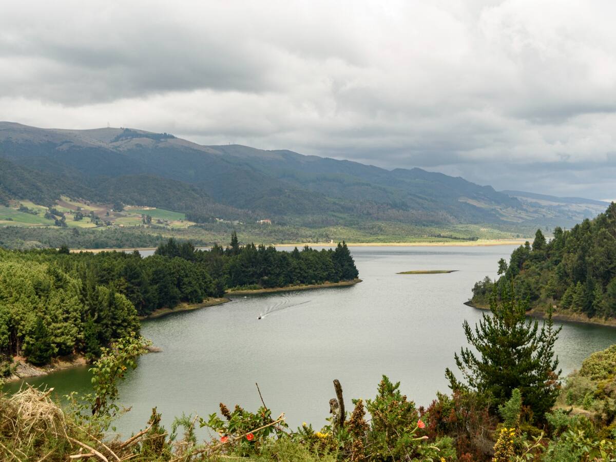CAR pide a empresas de servicios públicos implementar soluciones estructurales ante crisis de agua