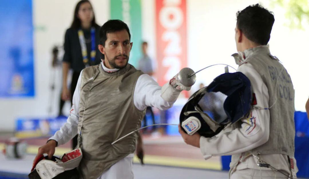 Santiago Pachón, esgrimista bogotano que ganó medalla en modalidad florete