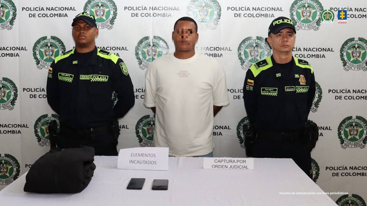 Acusan a un suboficial de la policía de asesinar a la pareja sentimental de su exesposa en Antioquia