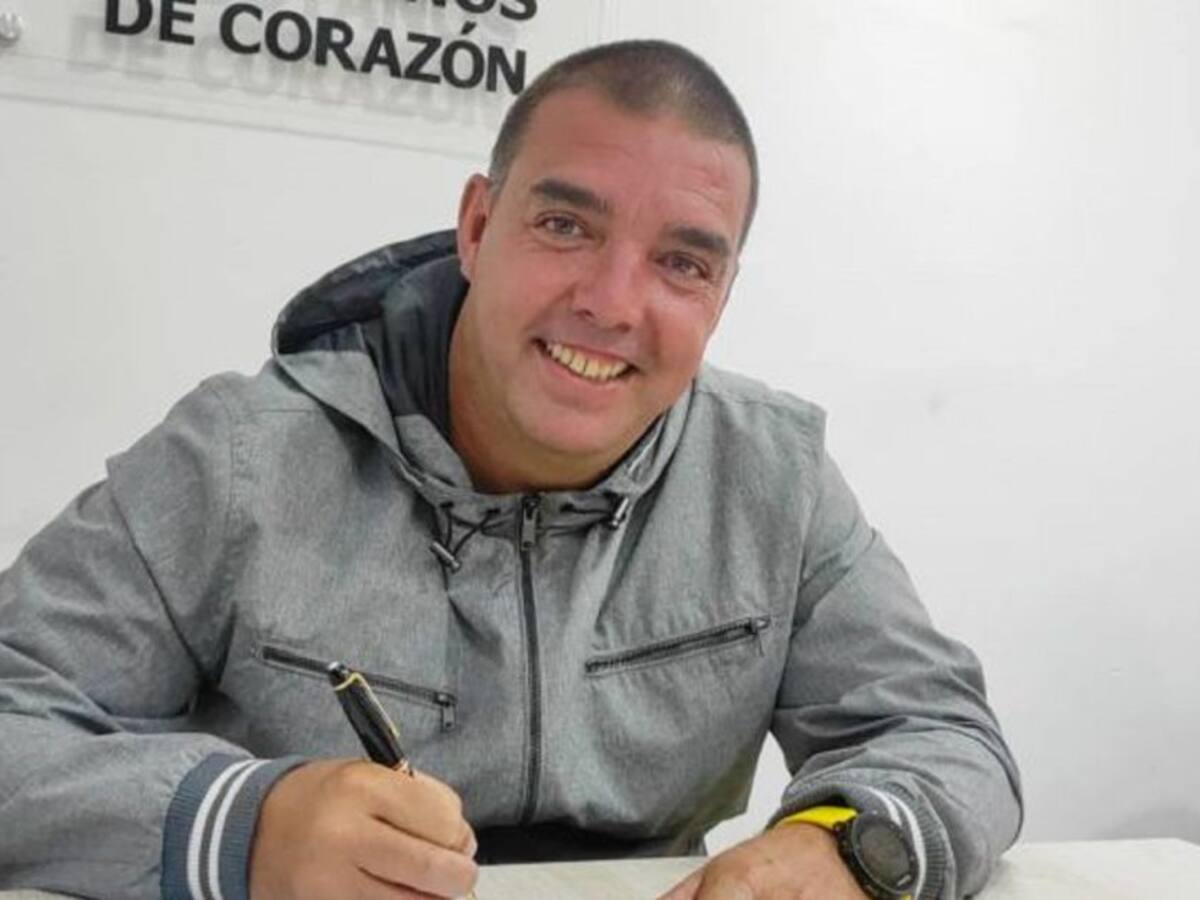 ¿Le querían armar la nómina? Ex dt de Bogotá FC habla de polémico despido